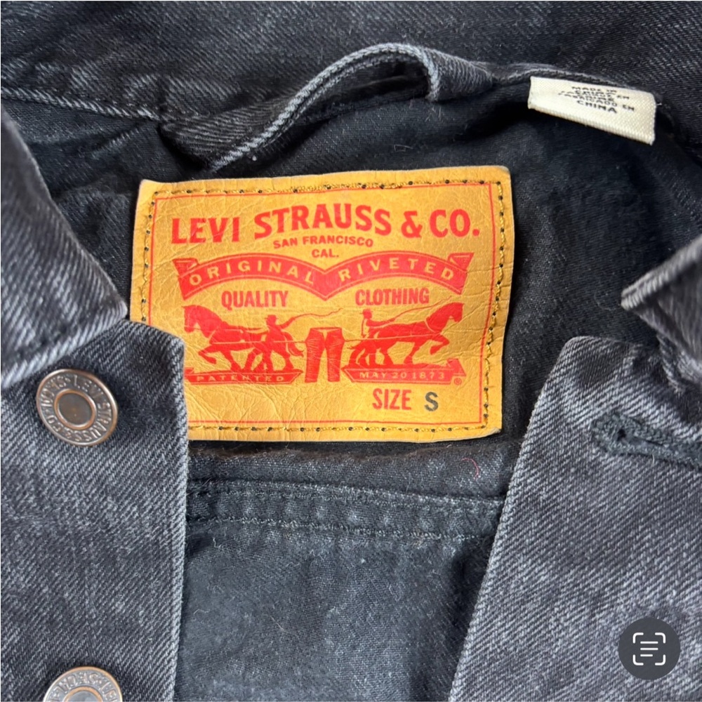 LEVI’S Women’s Black Denim Jean Trucker Jacket size: Small - Picture 4 of 6